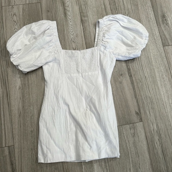 Syndys White Bubble Sleeve Dress - Picture 3 of 4